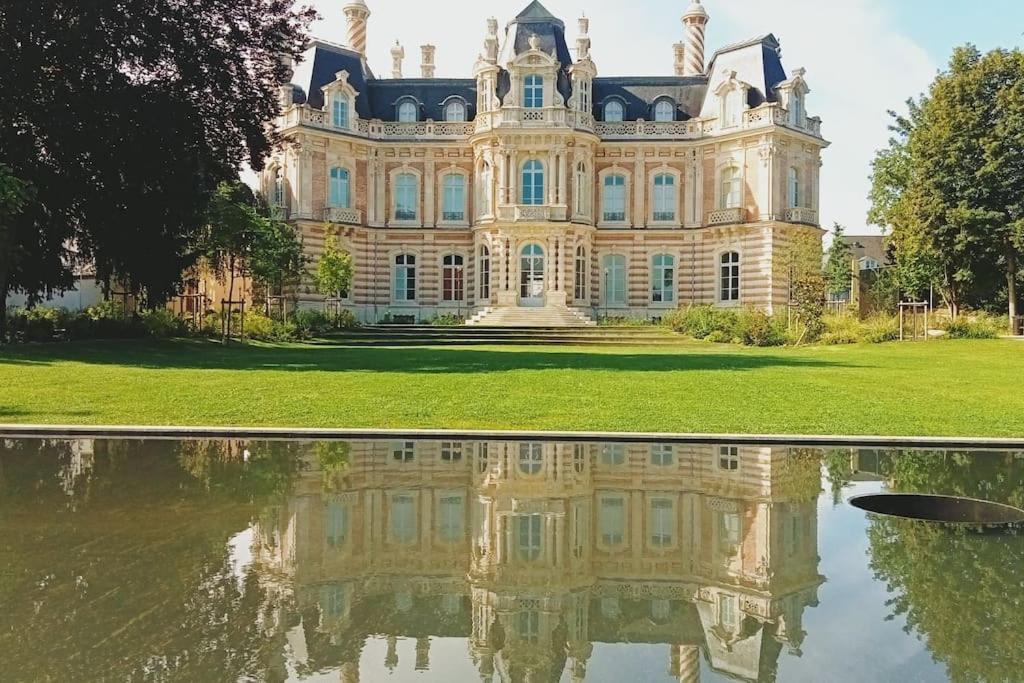 Les Loges Du Theatre Degustation Champagne Offerte Jacuzzi Sauna Jeux Velos Maison Prive 150M2 Historique 14Pers Max Emplacement Exceptionnel Et Chic, 200M De L'Avenue De Champagne, Gare, Musee, Jardins, Restaurations, Toutes Commodites Epernay Luaran gambar