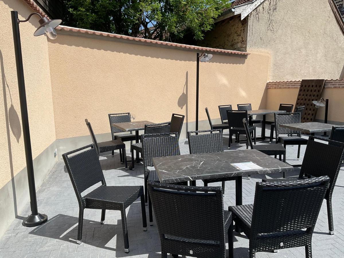 Les Loges Du Theatre Degustation Champagne Offerte Jacuzzi Sauna Jeux Velos Maison Prive 150M2 Historique 14Pers Max Emplacement Exceptionnel Et Chic, 200M De L'Avenue De Champagne, Gare, Musee, Jardins, Restaurations, Toutes Commodites Epernay Luaran gambar
