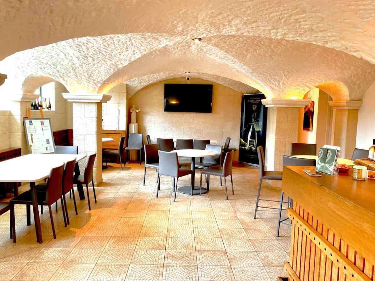 Les Loges Du Theatre Degustation Champagne Offerte Jacuzzi Sauna Jeux Velos Maison Prive 150M2 Historique 14Pers Max Emplacement Exceptionnel Et Chic, 200M De L'Avenue De Champagne, Gare, Musee, Jardins, Restaurations, Toutes Commodites Epernay Luaran gambar