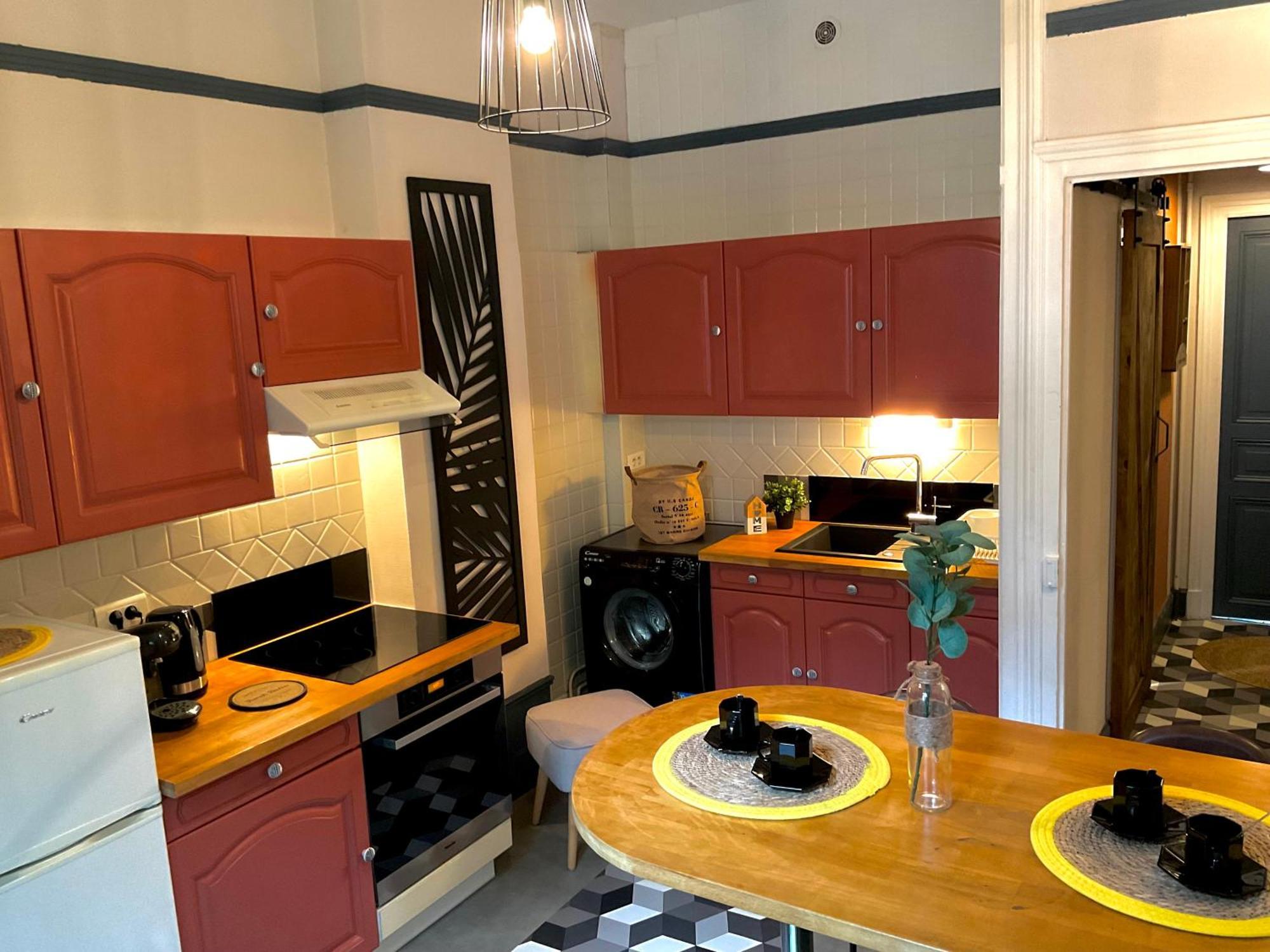Les Loges Du Theatre Degustation Champagne Offerte Jacuzzi Sauna Jeux Velos Maison Prive 150M2 Historique 14Pers Max Emplacement Exceptionnel Et Chic, 200M De L'Avenue De Champagne, Gare, Musee, Jardins, Restaurations, Toutes Commodites Epernay Luaran gambar