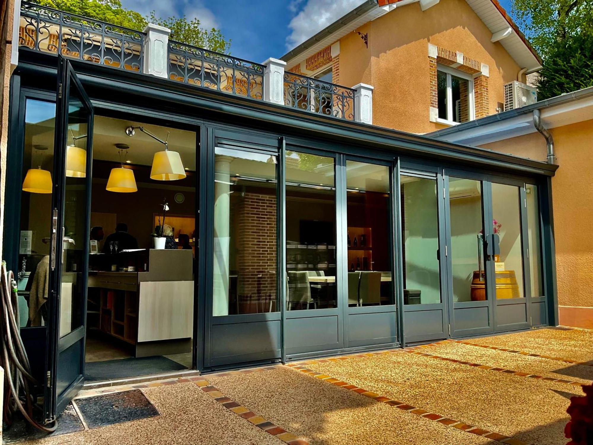 Les Loges Du Theatre Degustation Champagne Offerte Jacuzzi Sauna Jeux Velos Maison Prive 150M2 Historique 14Pers Max Emplacement Exceptionnel Et Chic, 200M De L'Avenue De Champagne, Gare, Musee, Jardins, Restaurations, Toutes Commodites Epernay Luaran gambar