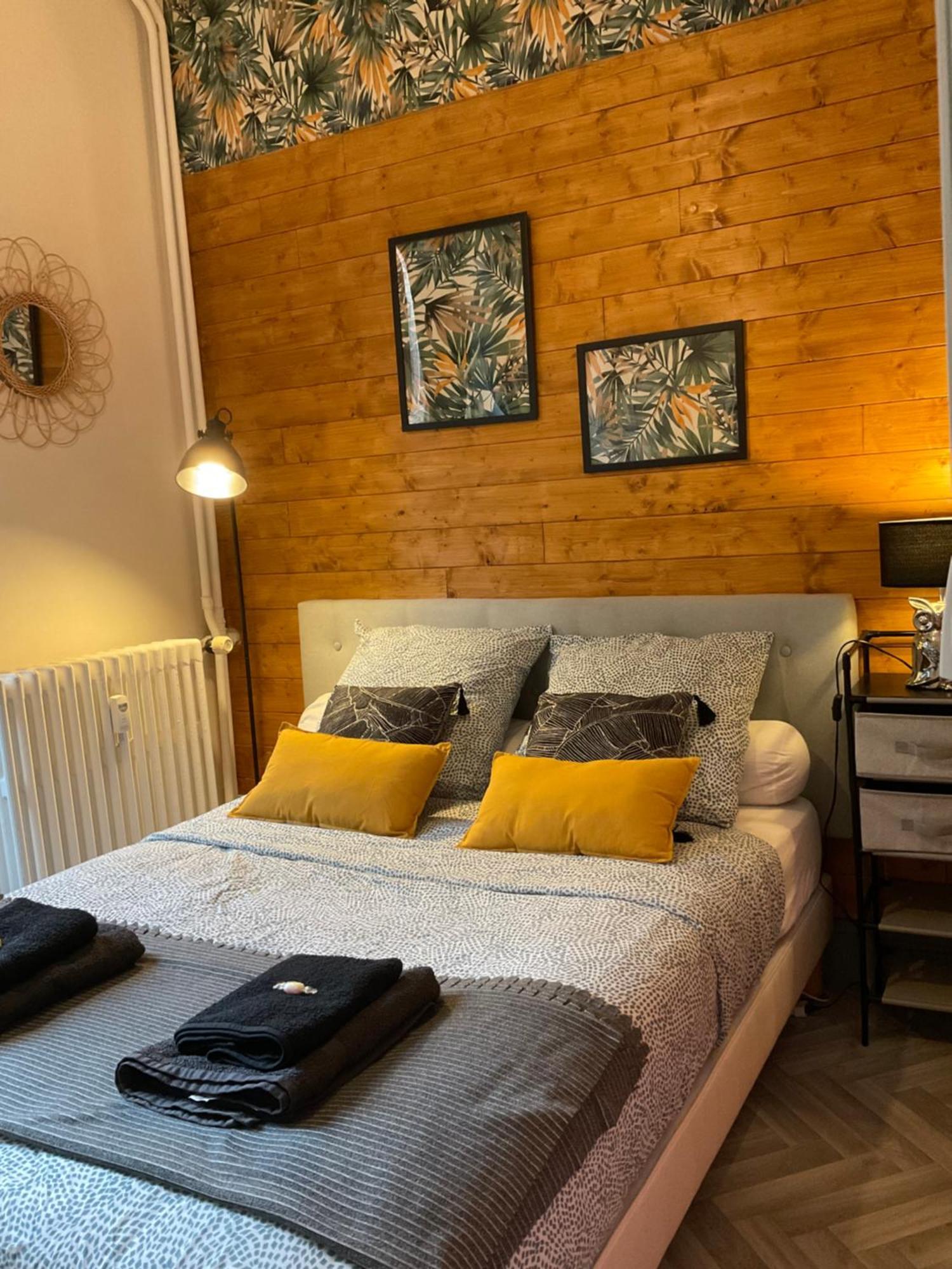 Les Loges Du Theatre Degustation Champagne Offerte Jacuzzi Sauna Jeux Velos Maison Prive 150M2 Historique 14Pers Max Emplacement Exceptionnel Et Chic, 200M De L'Avenue De Champagne, Gare, Musee, Jardins, Restaurations, Toutes Commodites Epernay Luaran gambar