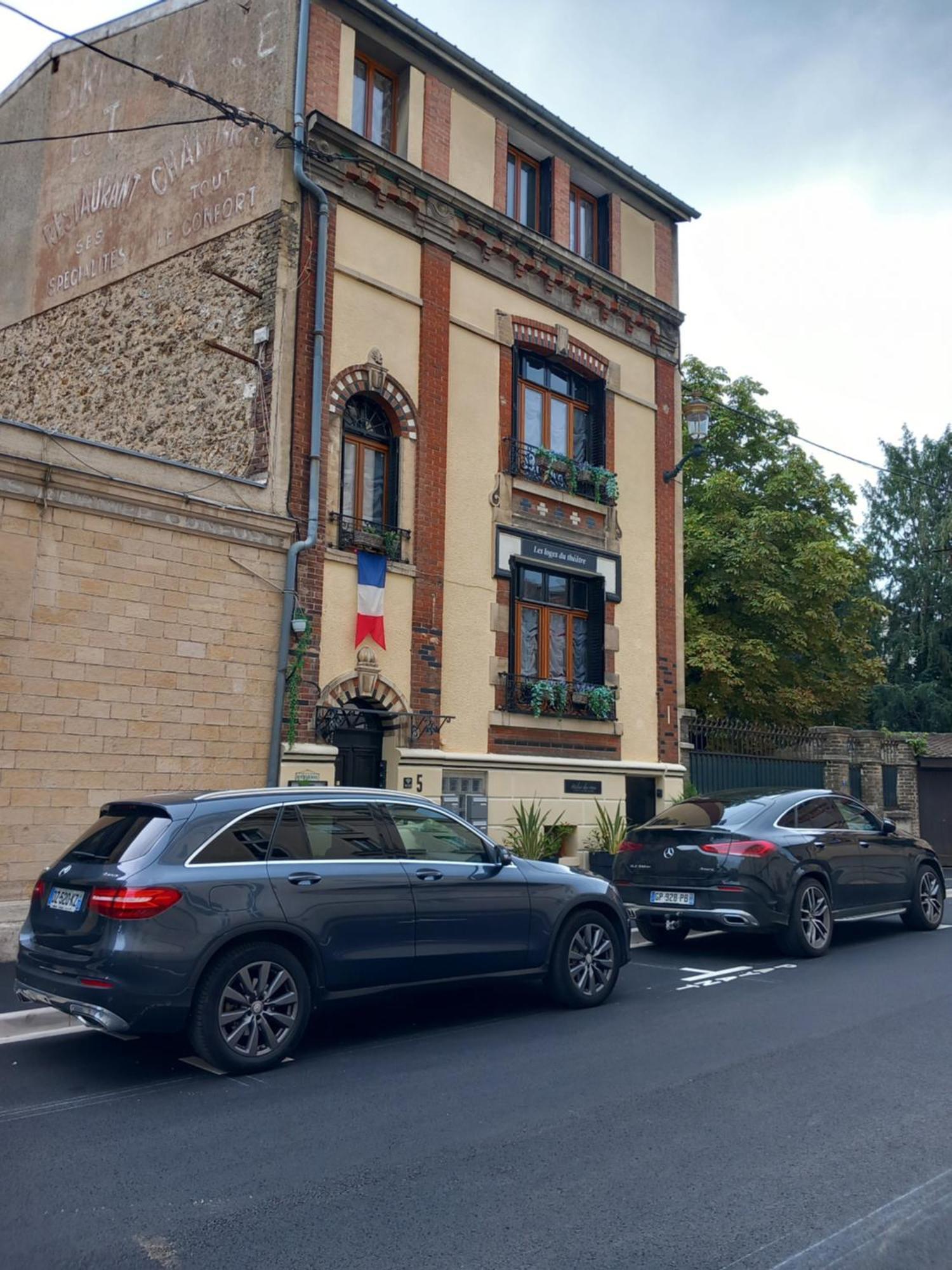Les Loges Du Theatre Degustation Champagne Offerte Jacuzzi Sauna Jeux Velos Maison Prive 150M2 Historique 14Pers Max Emplacement Exceptionnel Et Chic, 200M De L'Avenue De Champagne, Gare, Musee, Jardins, Restaurations, Toutes Commodites Epernay Luaran gambar