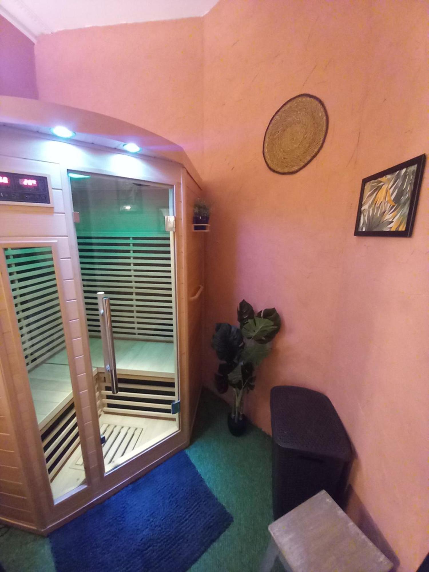 Les Loges Du Theatre Degustation Champagne Offerte Jacuzzi Sauna Jeux Velos Maison Prive 150M2 Historique 14Pers Max Emplacement Exceptionnel Et Chic, 200M De L'Avenue De Champagne, Gare, Musee, Jardins, Restaurations, Toutes Commodites Epernay Luaran gambar