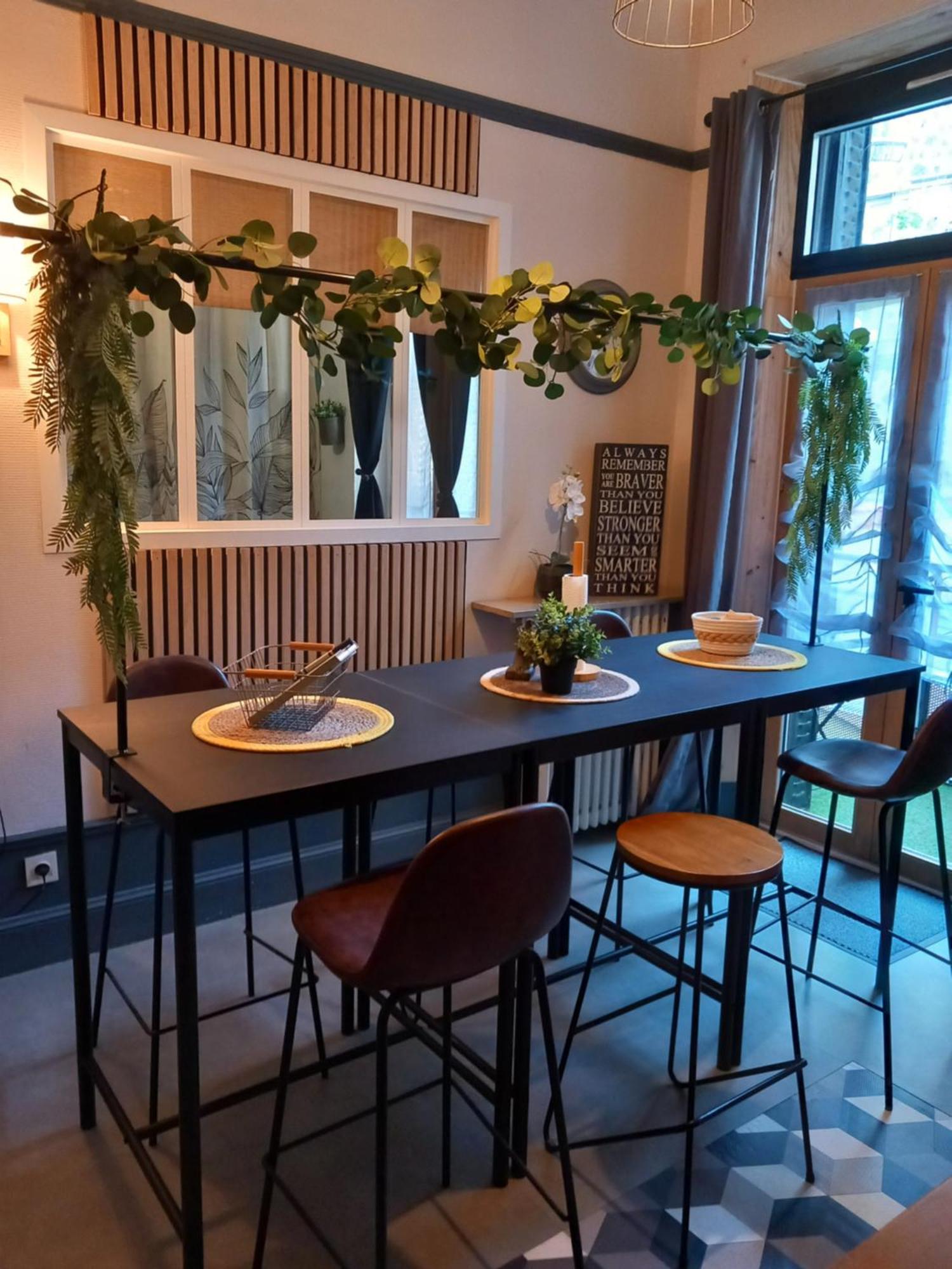 Les Loges Du Theatre Degustation Champagne Offerte Jacuzzi Sauna Jeux Velos Maison Prive 150M2 Historique 14Pers Max Emplacement Exceptionnel Et Chic, 200M De L'Avenue De Champagne, Gare, Musee, Jardins, Restaurations, Toutes Commodites Epernay Luaran gambar